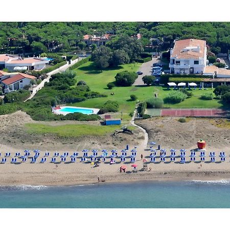 Hotel Della Baia バイア・ドミツィア エクステリア 写真