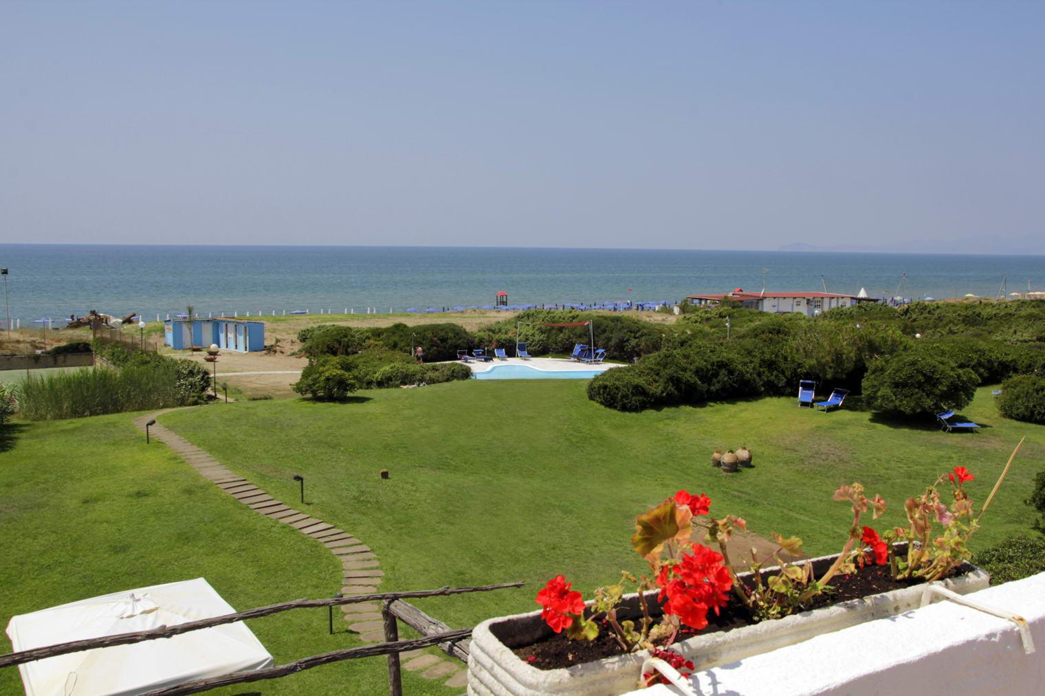 Hotel Della Baia バイア・ドミツィア エクステリア 写真