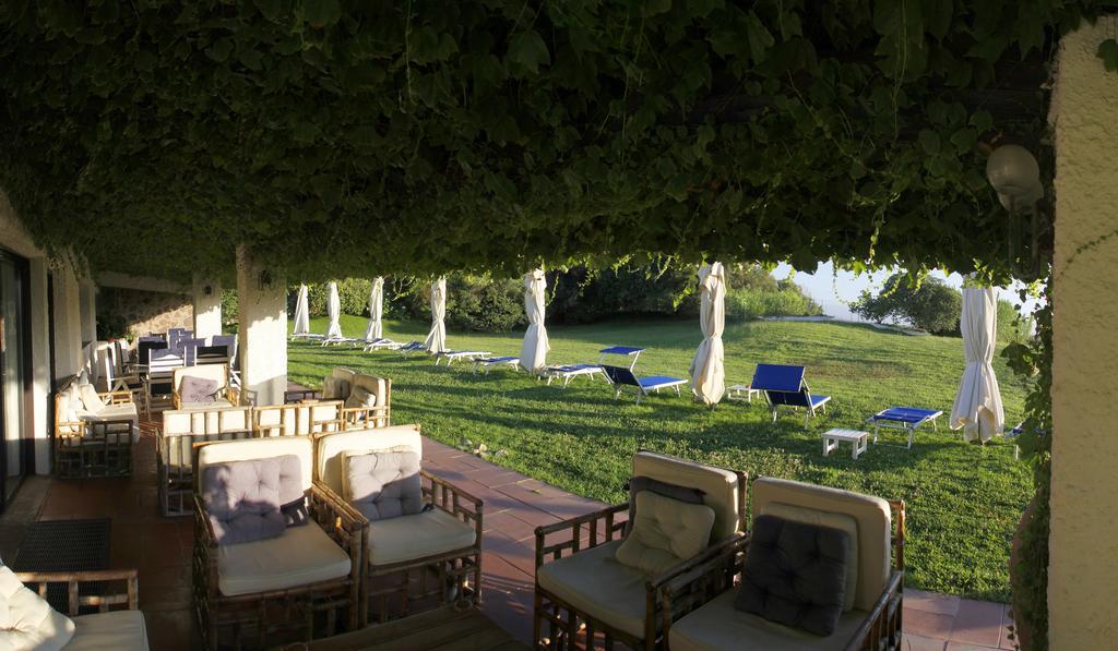 Hotel Della Baia バイア・ドミツィア エクステリア 写真