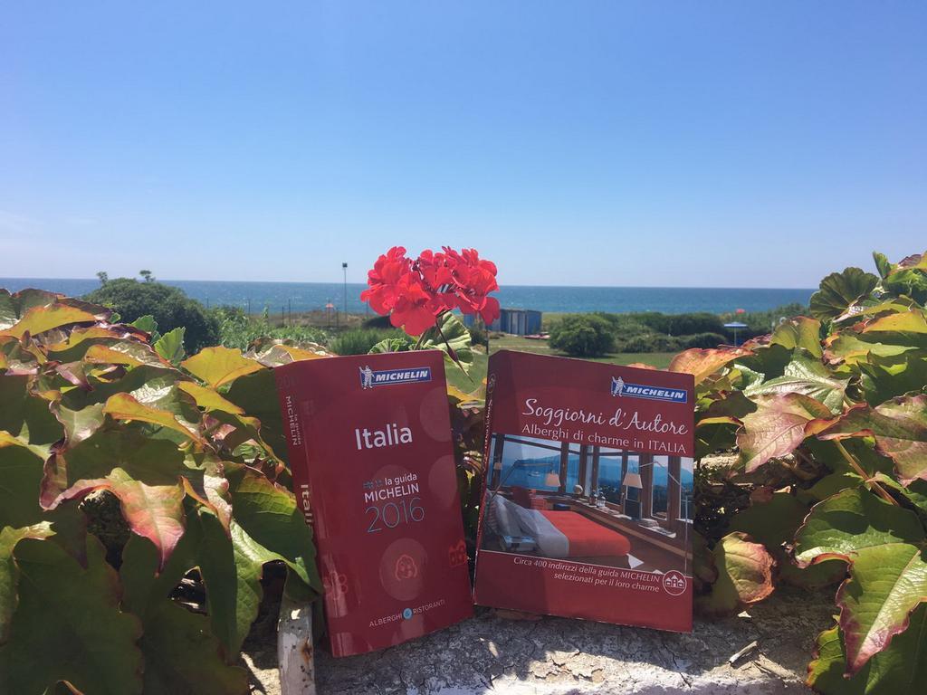 Hotel Della Baia バイア・ドミツィア エクステリア 写真
