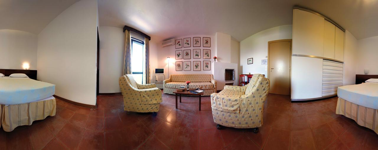 Hotel Della Baia バイア・ドミツィア エクステリア 写真