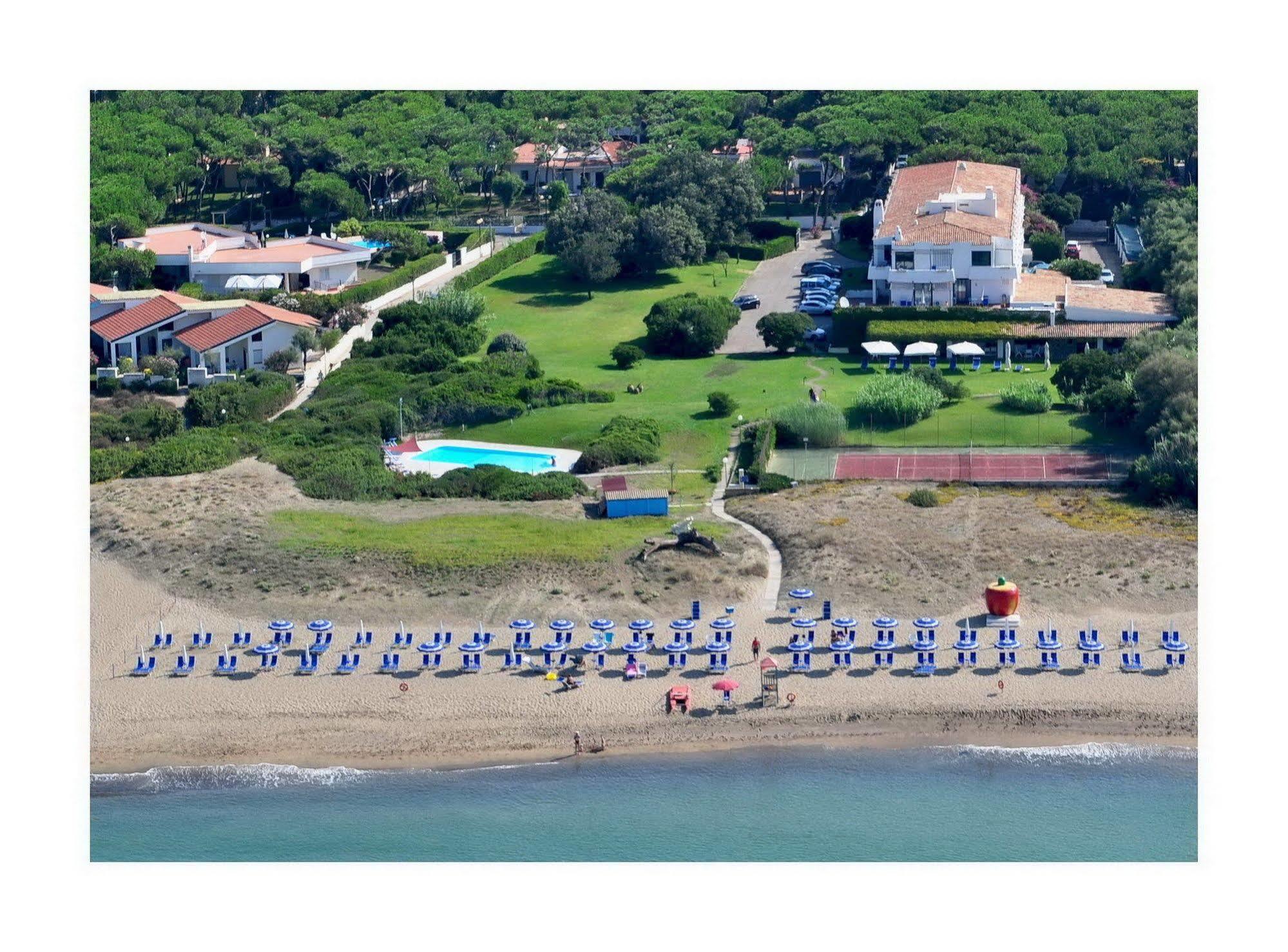 Hotel Della Baia バイア・ドミツィア エクステリア 写真